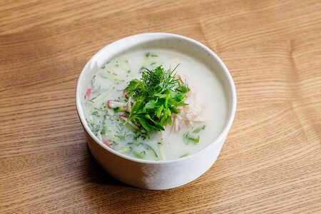 Окрошка с цыпленком на айране 