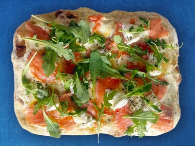 Римская пицца с лососем