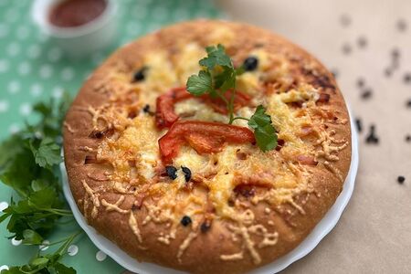 Пицца с ветчиной