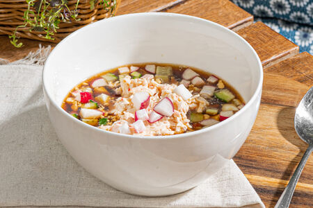 Окрошка с крабовой страчателлой