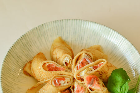 Блины с лососем и сливочным кремом