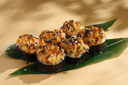 Запеченный ролл с мидиями