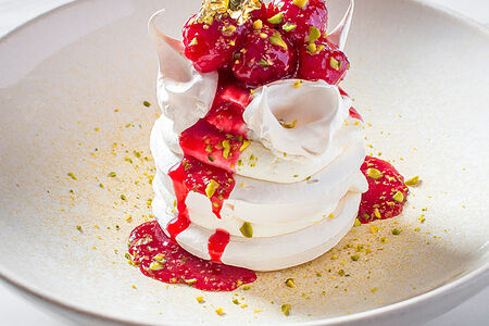 Малиновая Павлова