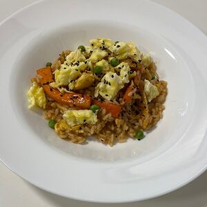  Рис по-азиатски с курицей и яйцом