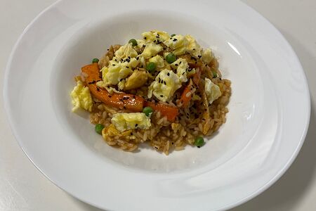  Рис по-азиатски с курицей и яйцом