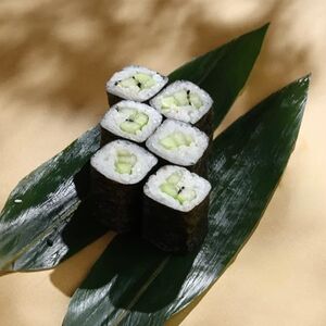 Ролл Огурец