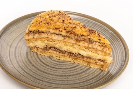 Торт-безе с орехами