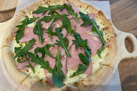 Пицца с мортаделлой