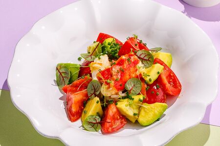 Салат с авокадо и крабом 