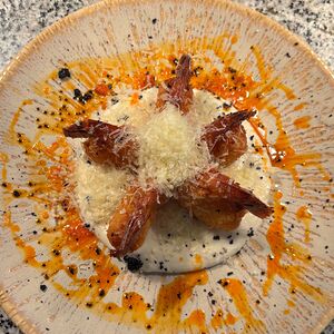 Хрустящие креветки с муссом из сельдерея   