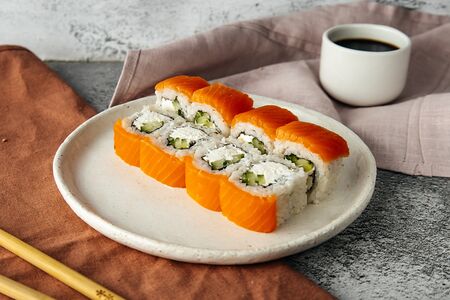 Ролл Филадельфия классик