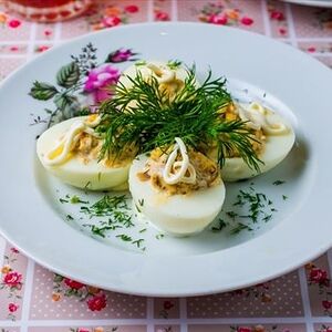 Яйца фаршированные по-рижски