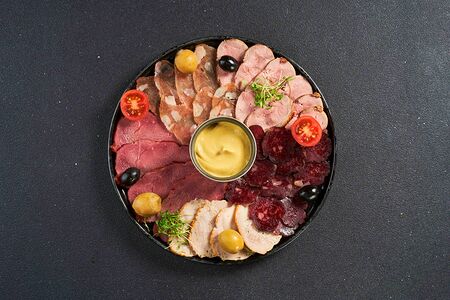 Мясная тарелка