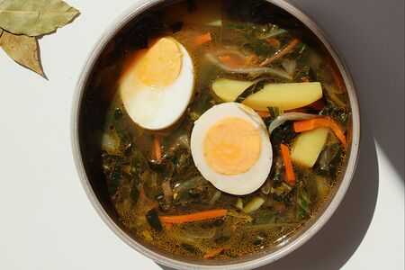 Щавелевый суп с яйцом