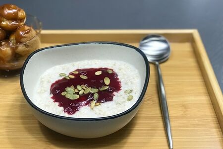 Каша овсяная на воде с карамелью