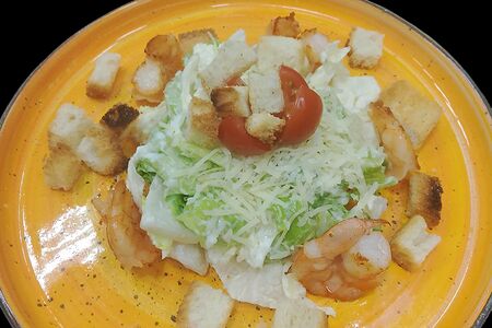 Цезарь с креветками 