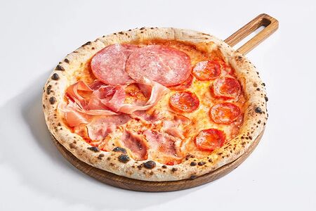 Пицца Четыре салями