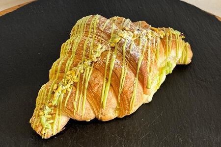 Круассан со сладкой начинкой 