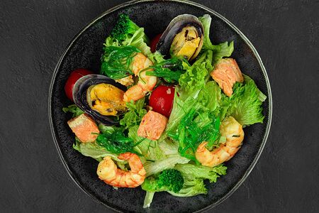 Салат с морепродуктами