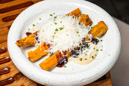 Печенный батат с пармезаном