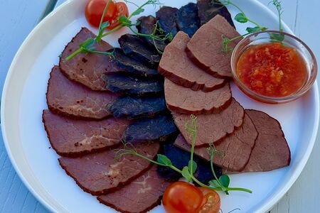 Мясные деликатесы с аджикой