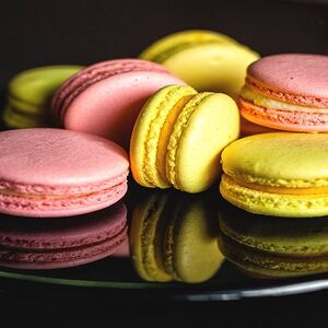 Макарон Клубничный