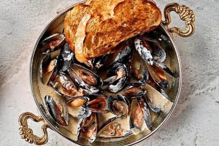 Мидии в сливочном соусе c дымком