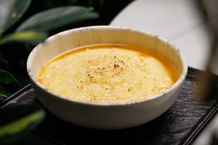 Полента с маслом бер-нуазет и сыром пармезан