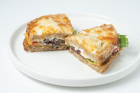 Гриль чиз с томлеными щечками