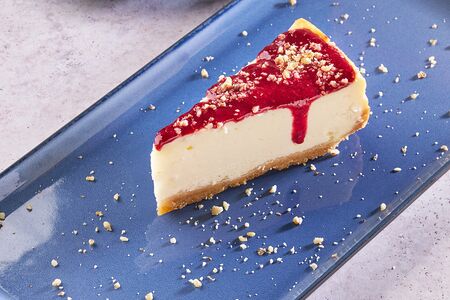 Чизкейк с малиновым вареньем
