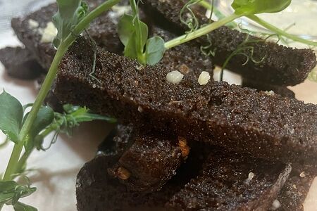 Гренки бородинские с соусом тартар