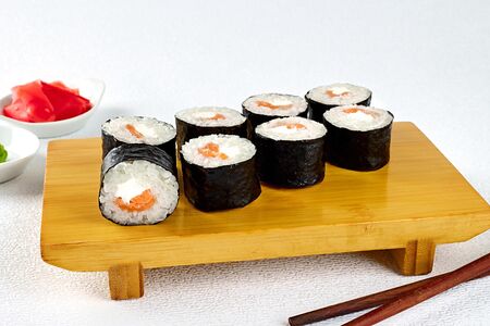 Ролл Сяке маки