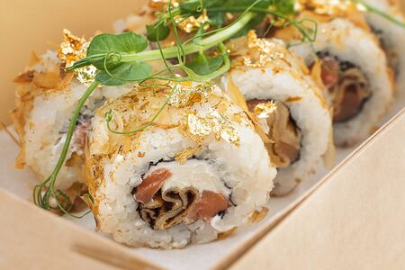 Калифорния с копченым лососем 