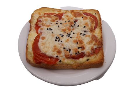 Тост, запеченный с пеперони
