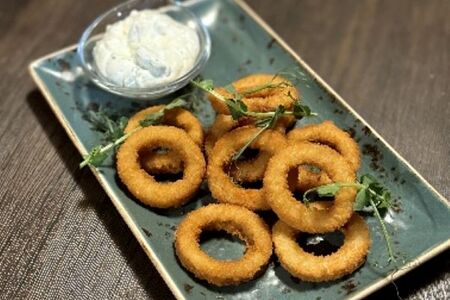 Луковые кольца в панировке