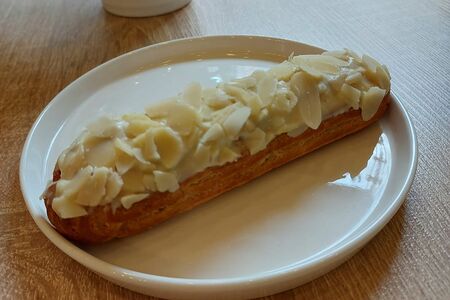 Эклер Нутелло