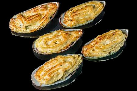 Мидии (белый соус)