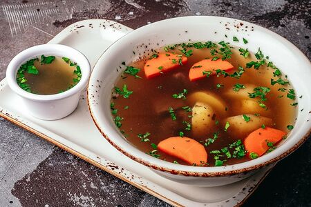 Фирменный густой суп с разварными говяжьими щёчкам