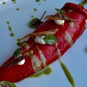 Печеный перец с сыром и анчоусами