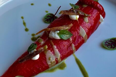 Печеный перец с сыром и анчоусами