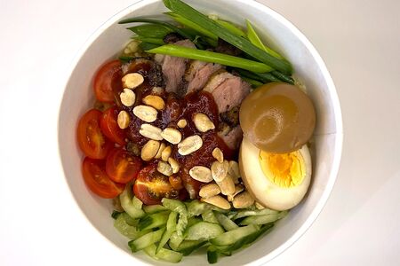 Поке с уткой по-пекински