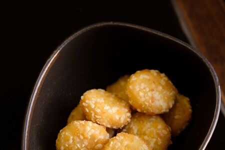 Сырные медальоны с халапеньо