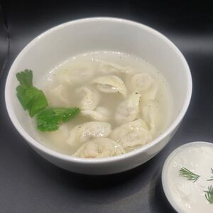 Пельмени с бульоном