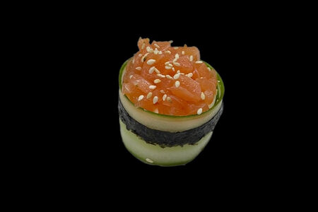 Гункан каппа с лососем