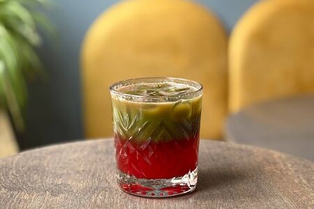 Матча тоник с малиной