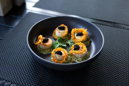 Медальоны из гребешка