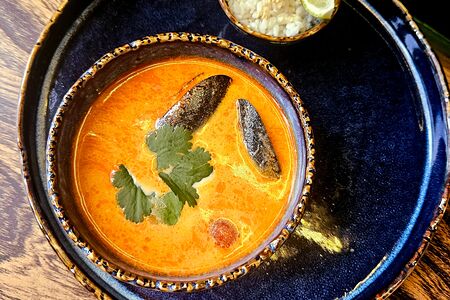 Том ям с морепродуктами 