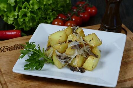 Картошка с грибами и луком