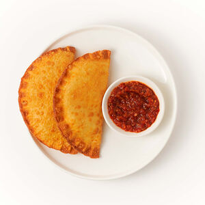 Чебуреки с говядиной и свининой с соусом