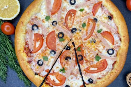 С ветчиной 32 см